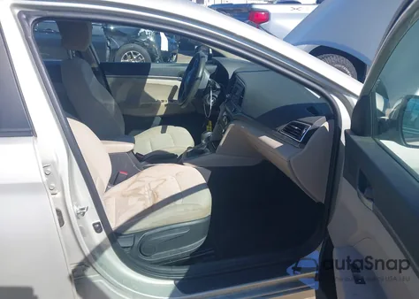 2017 Hyundai Elantra Se z USA, uszkodzony, nr VIN 5NPD74LFXHH201200